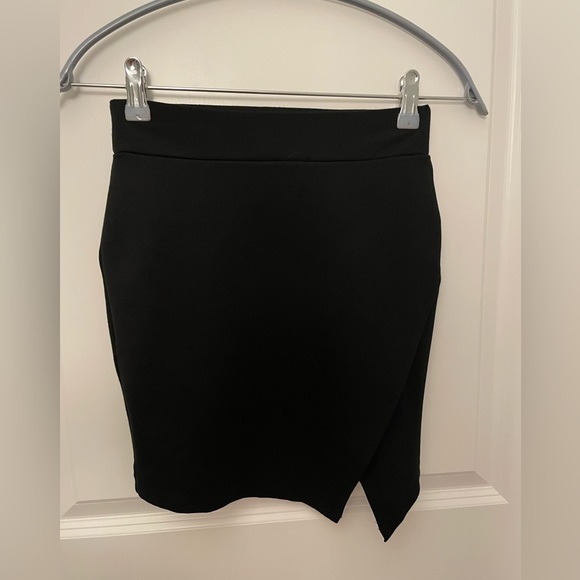 Forever 21 Asymmetric Skirt Size S - Picture 2 of 3